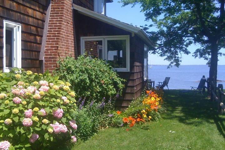 Pet Friendly Charming Waterfront Vacation Cottage