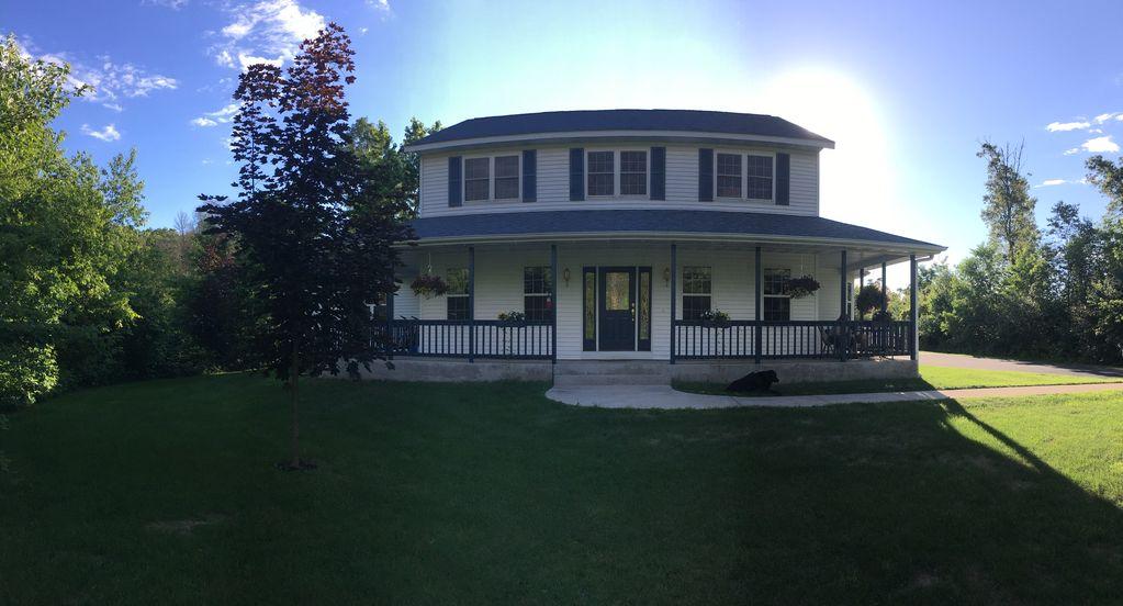 Pet Friendly Secluded Getaway in the Heart of Chippewa Valley
