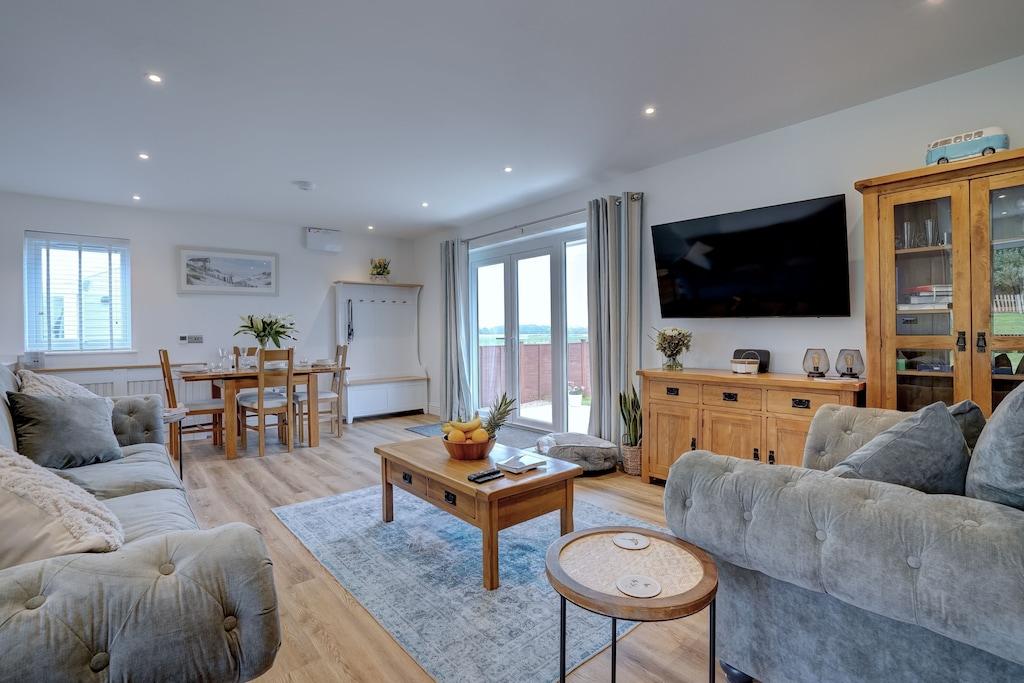 Pet Friendly Dormy by East Ruston Cottages