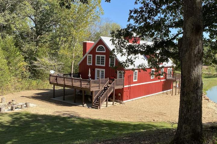 Pet Friendly Family-Friendly 6BR Lodge on 140 Acres