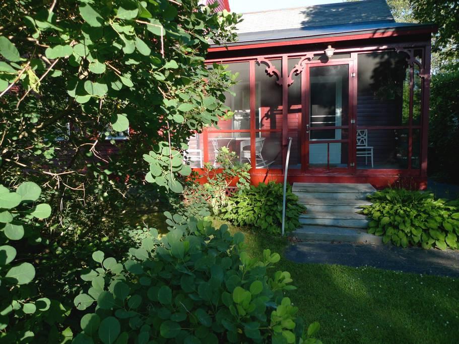 Bellows Falls Airbnb Rentals Pet Policy