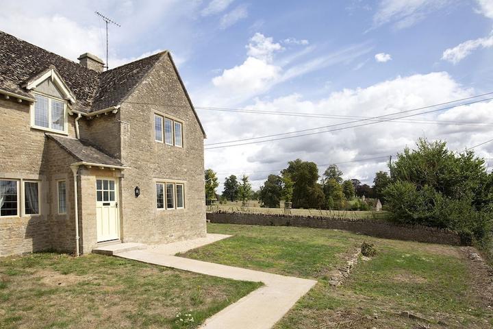 Pet Friendly Meadow View 2 in South Cerney