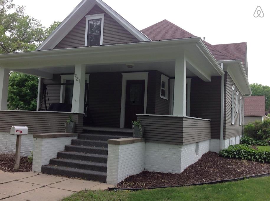 Kearney Airbnb Rentals Pet Policy