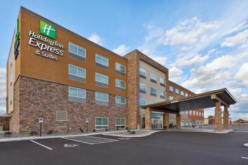 Pet Friendly Hotels in Chippewa Falls WI BringFido