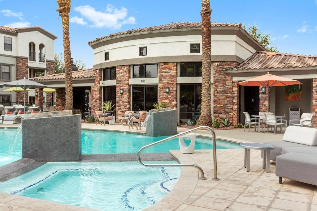 Pet Friendly Glendale by the Stadium with Pool #5393