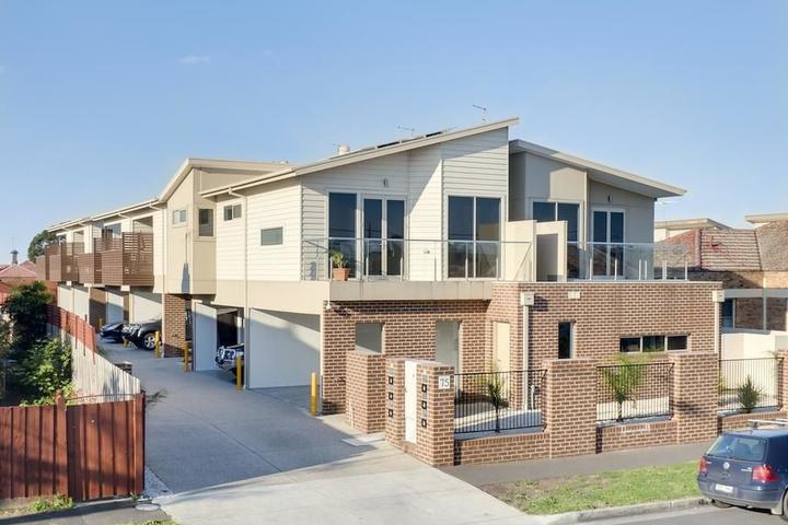 Pet Friendly McKillop Geelong by Gold Star Stays