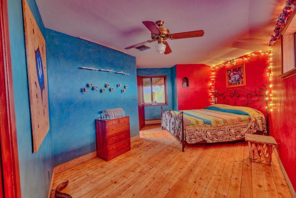 No Pants Ranch & Sonora Shack Pet Policy