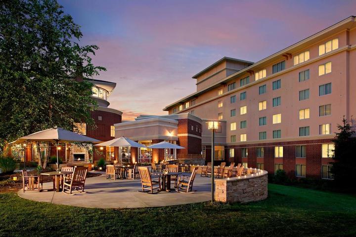 Pet Friendly MeadowView Conference Resort & Convention Center