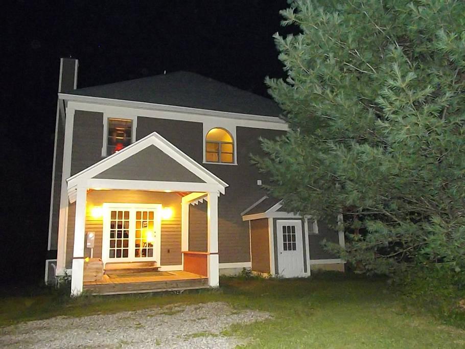 Minerva Airbnb Rentals Pet Policy