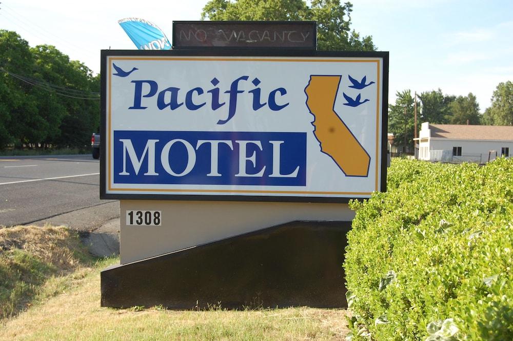 Pet Friendly Pacific Motel