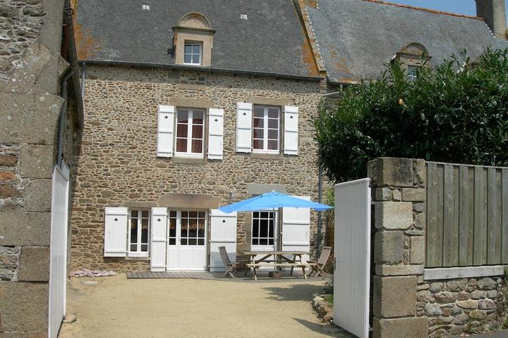 Pet Friendly Character House in Saint Malo