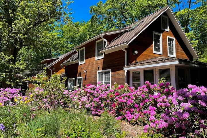 Pet Friendly Goldberry Woods Bed and Breakfast