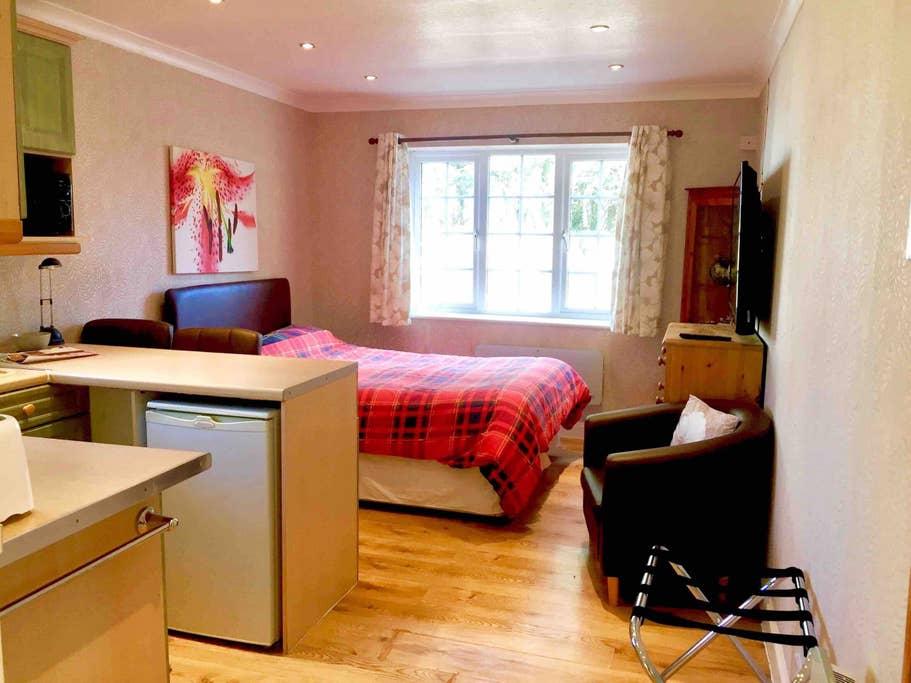 the groom room dunstable