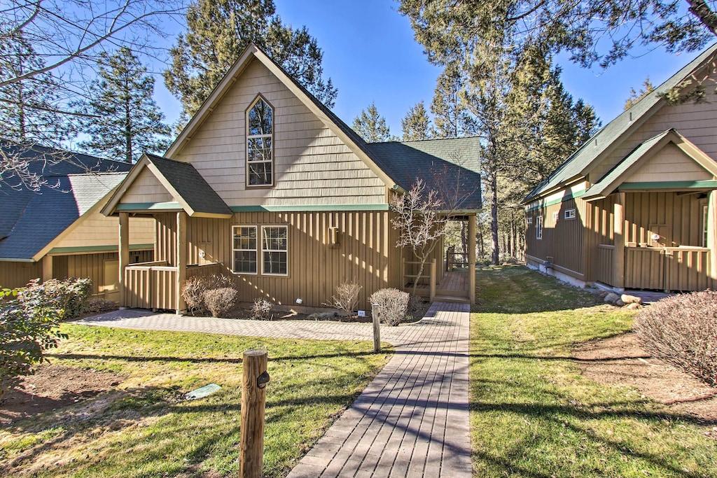 Klamath Falls Cabin Retreat with Deck & Grill Pet Policy