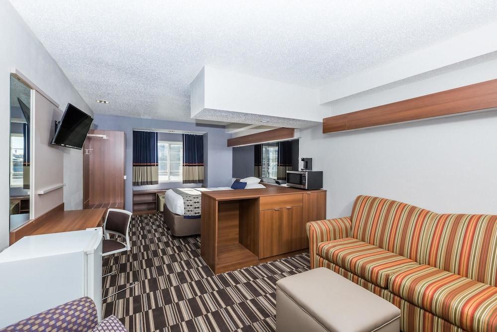 Microtel Inn & Suites by Wyndham Sioux Falls Pet Policy