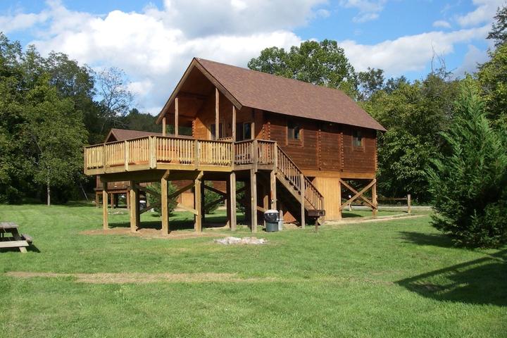 Pet Friendly Log Cabin with Over 150 Yards of River Frontage