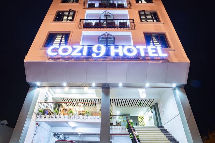 Pet Friendly Cozi9 Theme Hotel