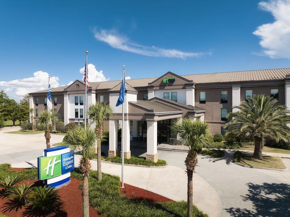 Pet Friendly Holiday Inn Express & Suites New Orleans Airport South an IHG Hotel