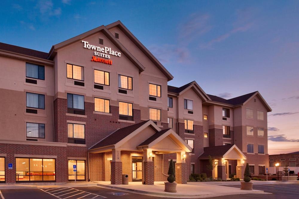 Pet Friendly TownePlace Suites by Marriott Vernal