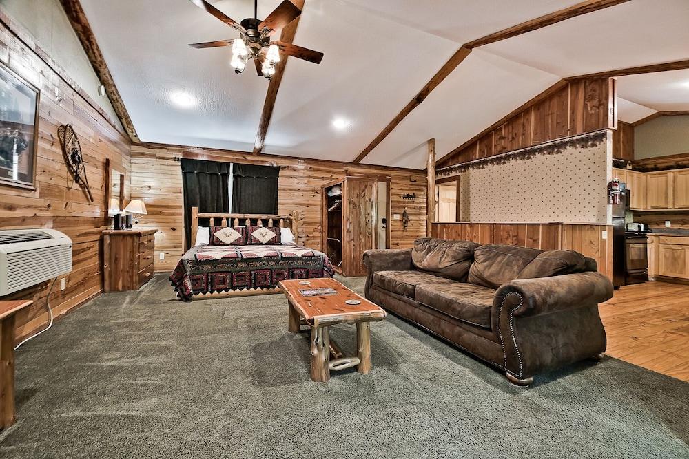 Pet Friendly Lake Forest Luxury Log Cabins