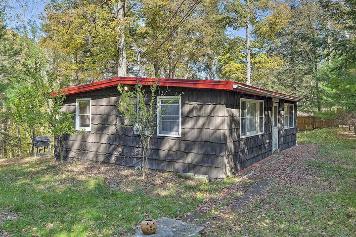 Pet Friendly 3BR Catskill Mountain Home With Deck