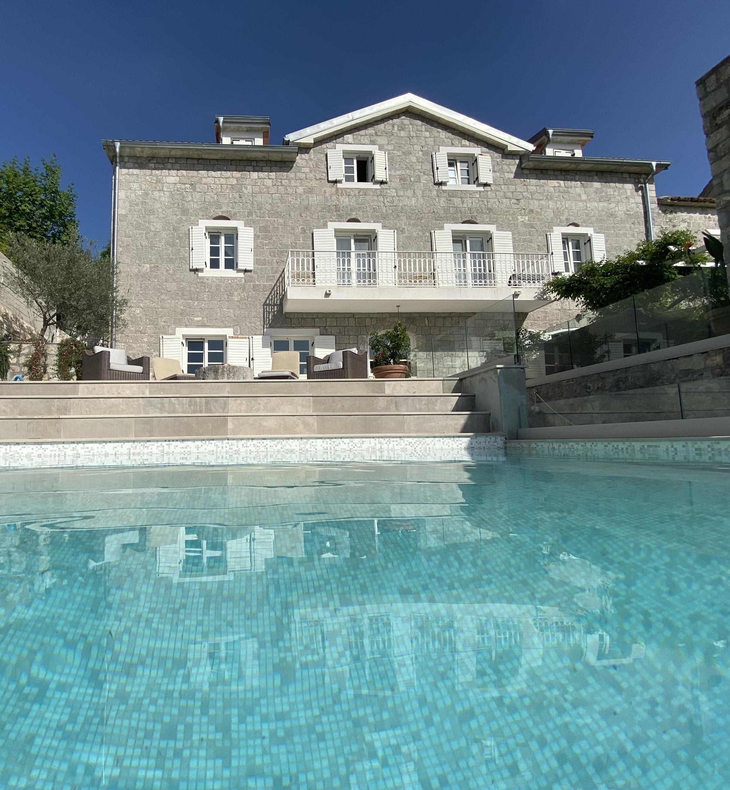 Luxury Villa With Private Pool Pet Policy