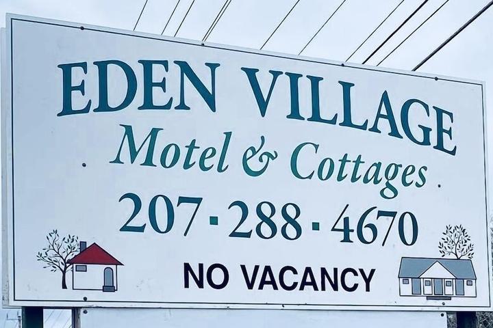 Pet Friendly Eden Village Motel & Cottages