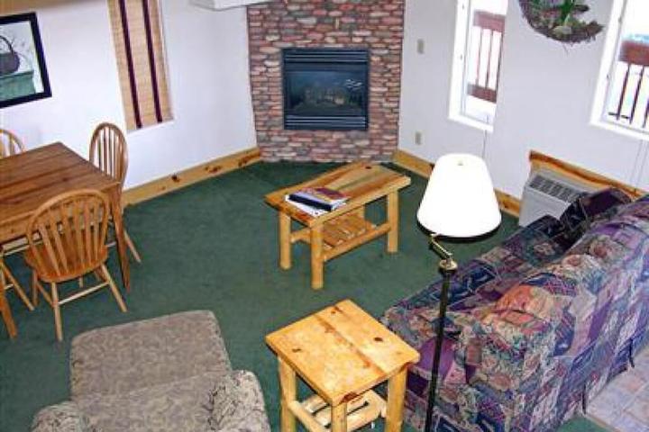 Pet Friendly The Eagle Fire Lodge & Cabins