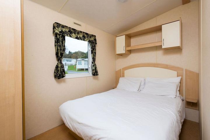 Pet Friendly Whitecliff Bay Holiday Park