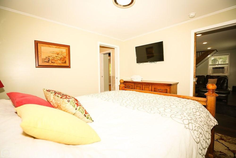 1st Class Rentals Cooperstown Pet Policy