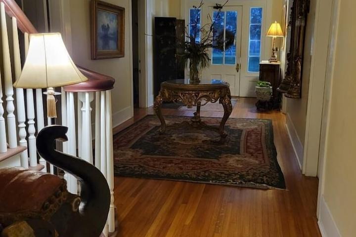 Pet Friendly Fairfax Bed and Breakfast