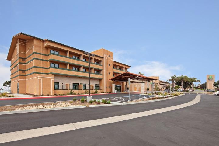 Pet Friendly Holiday Inn Express Hotel & Suites Ventura an IHG Hotel