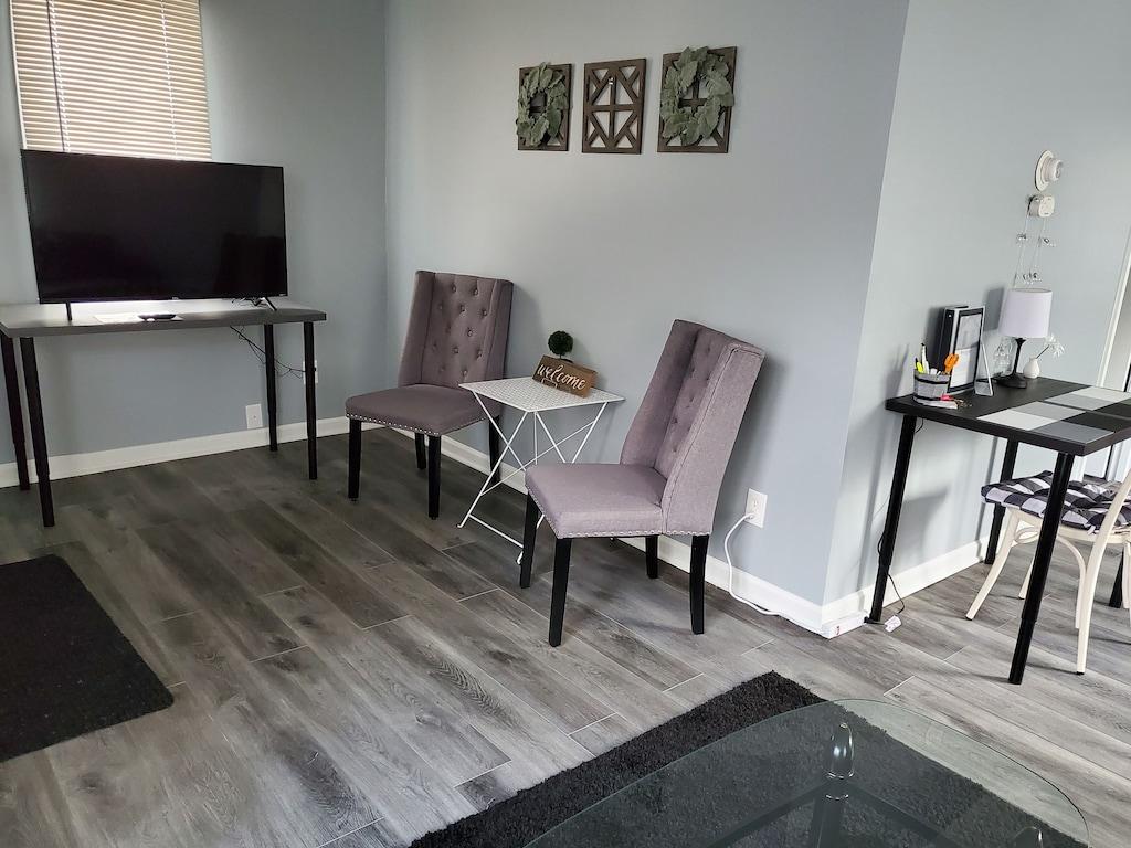 Ypsilanti 2BR Near Depot Town & Riverside Park Pet Policy