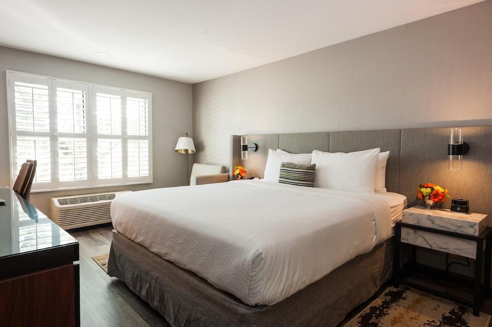 Hotel Indigo Napa Valley by IHG Pet Policy