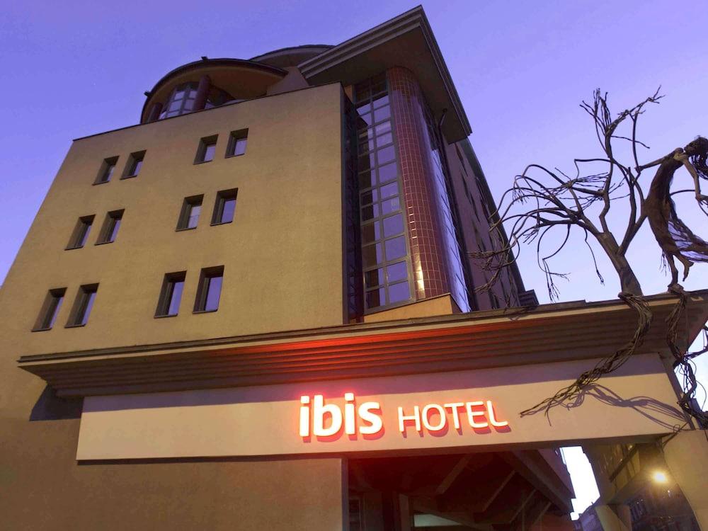 Pet Friendly Ibis Budapest Heroes Square