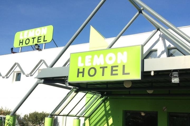 Pet Friendly Lemon Hotel Avignon Rochefort du Gard