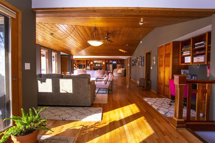 Pet Friendly Wisconsin Dream on Sunset Road