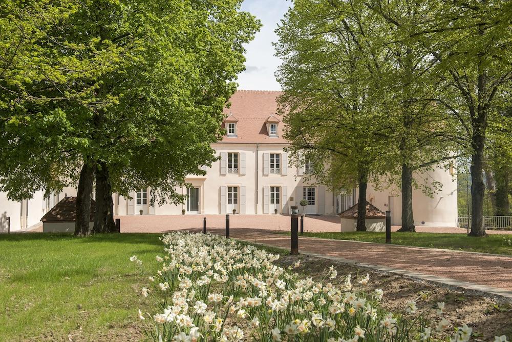 Pet Friendly Le Château du Bost