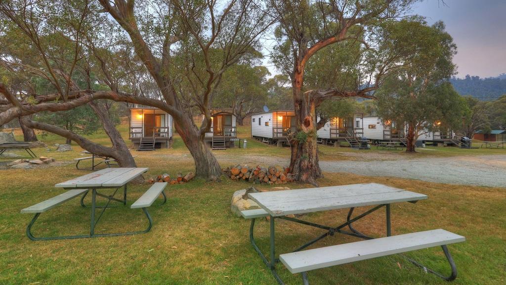 Pet Friendly Pender Lea Self Contained Park Cabin