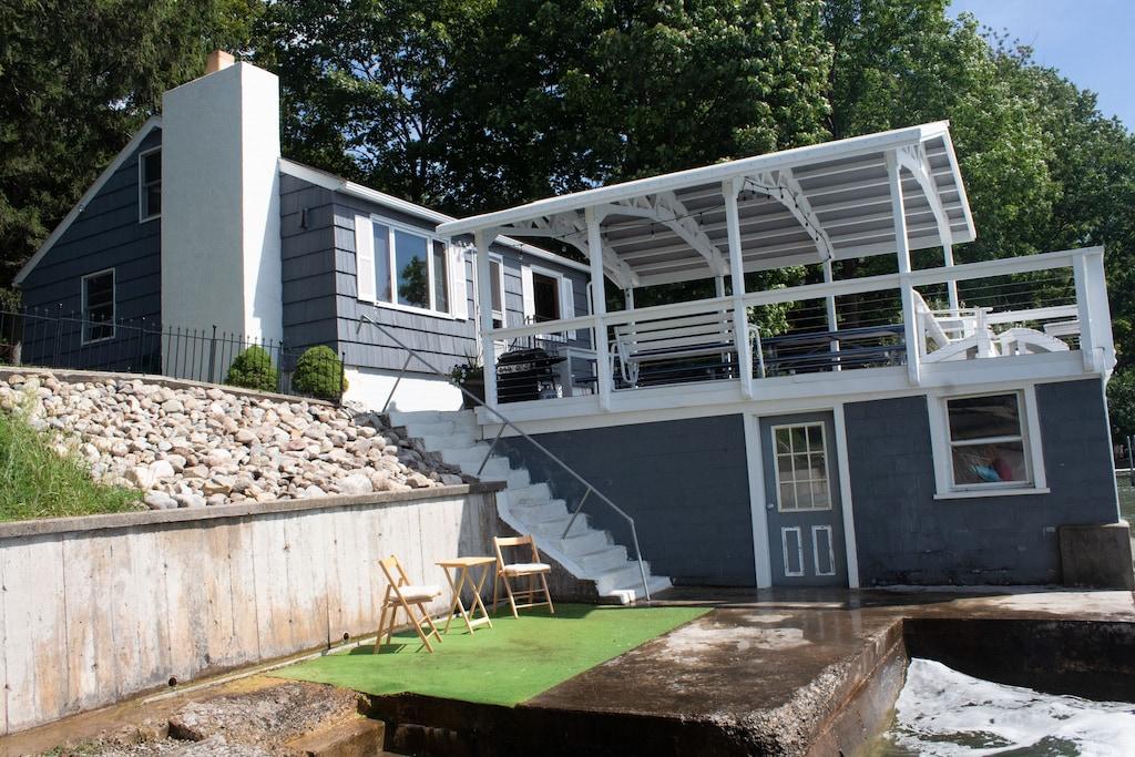 Skaneateles Lake Cozy Waterfront Cottage Pet Policy