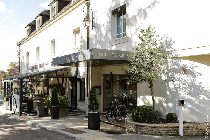 Pet Friendly Le Richebourg Hotel Restaurant & Spa