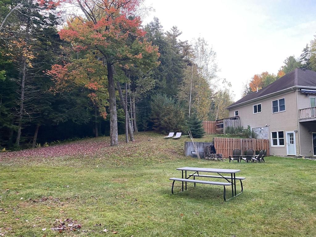 Pet Friendly Private 4 Bedroom Home 3 Acres 20 Mins to Saratoga