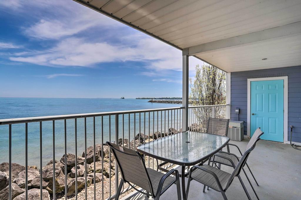 Cozy Lakefront Middle Bass Retreat with Balcony Pet Policy