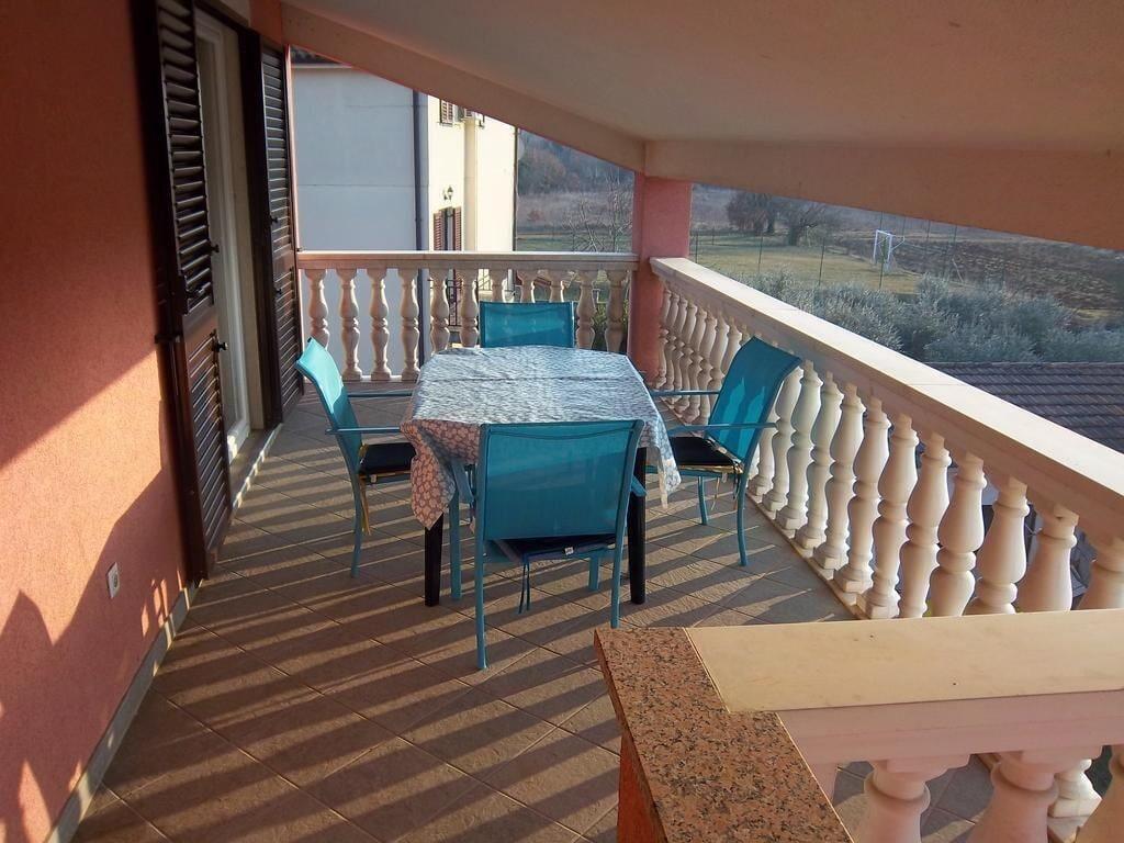 Pet Friendly 2BR Apartment with Terrace Flengi