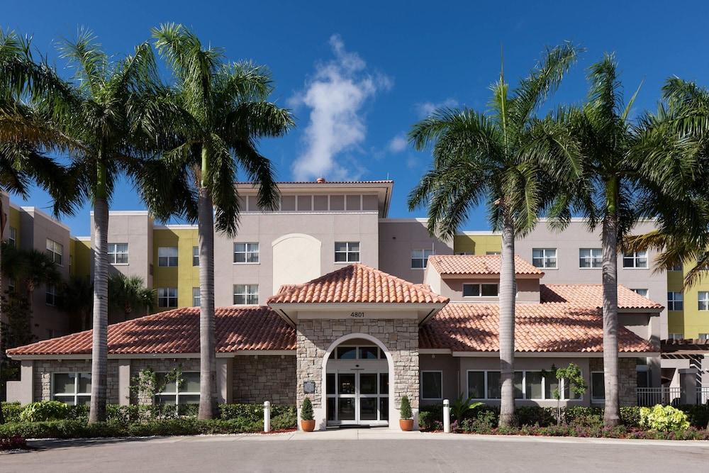 Pet Friendly Residence Inn by Marriott Fort Lauderdale Airport & Cruise Port