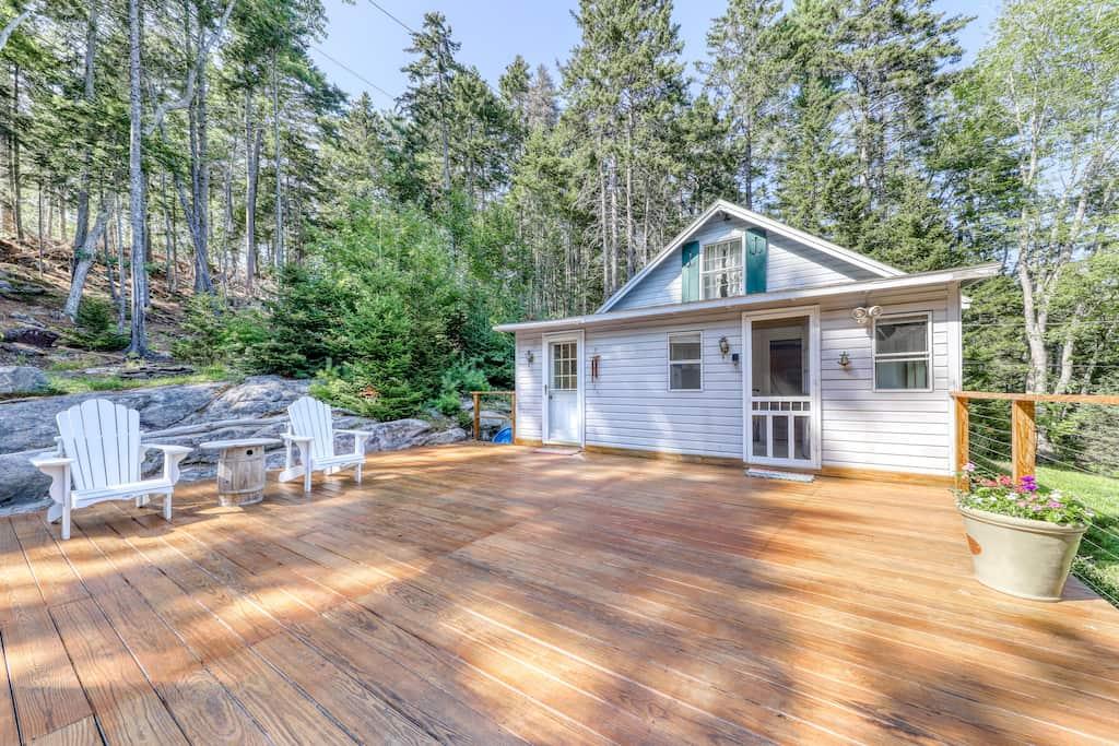 Pet Friendly Bay View House with WiFi & Dock Access