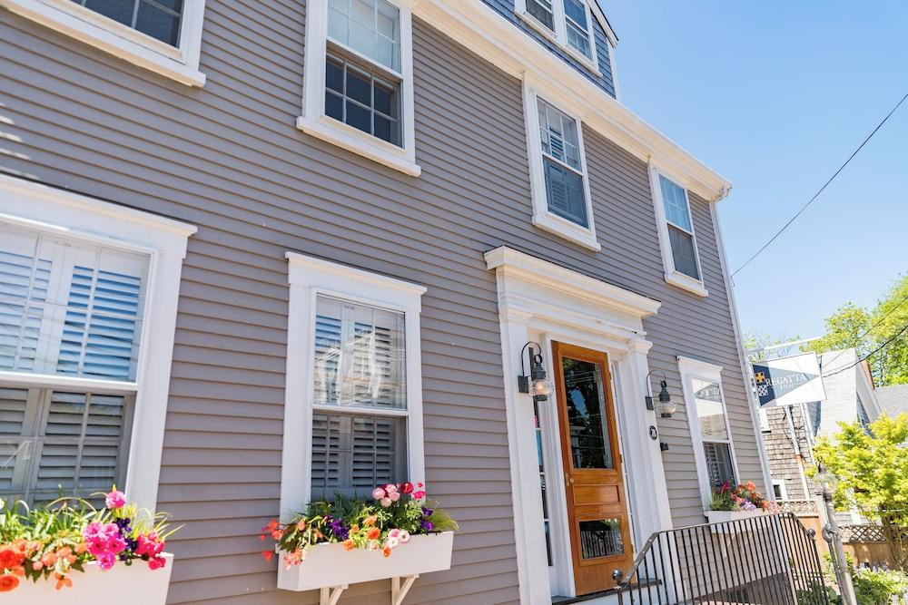 Nantucket Resort Collection Pet Policy