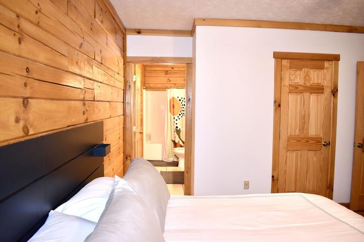 Pet Friendly Cabin 15 Miles from Red River Gorge