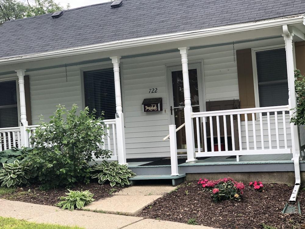 Pet Friendly Serenity Cottage in Mineral Point