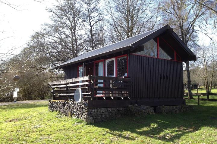 Pet Friendly Cosy Cabin with Open Views of Loch Awe
